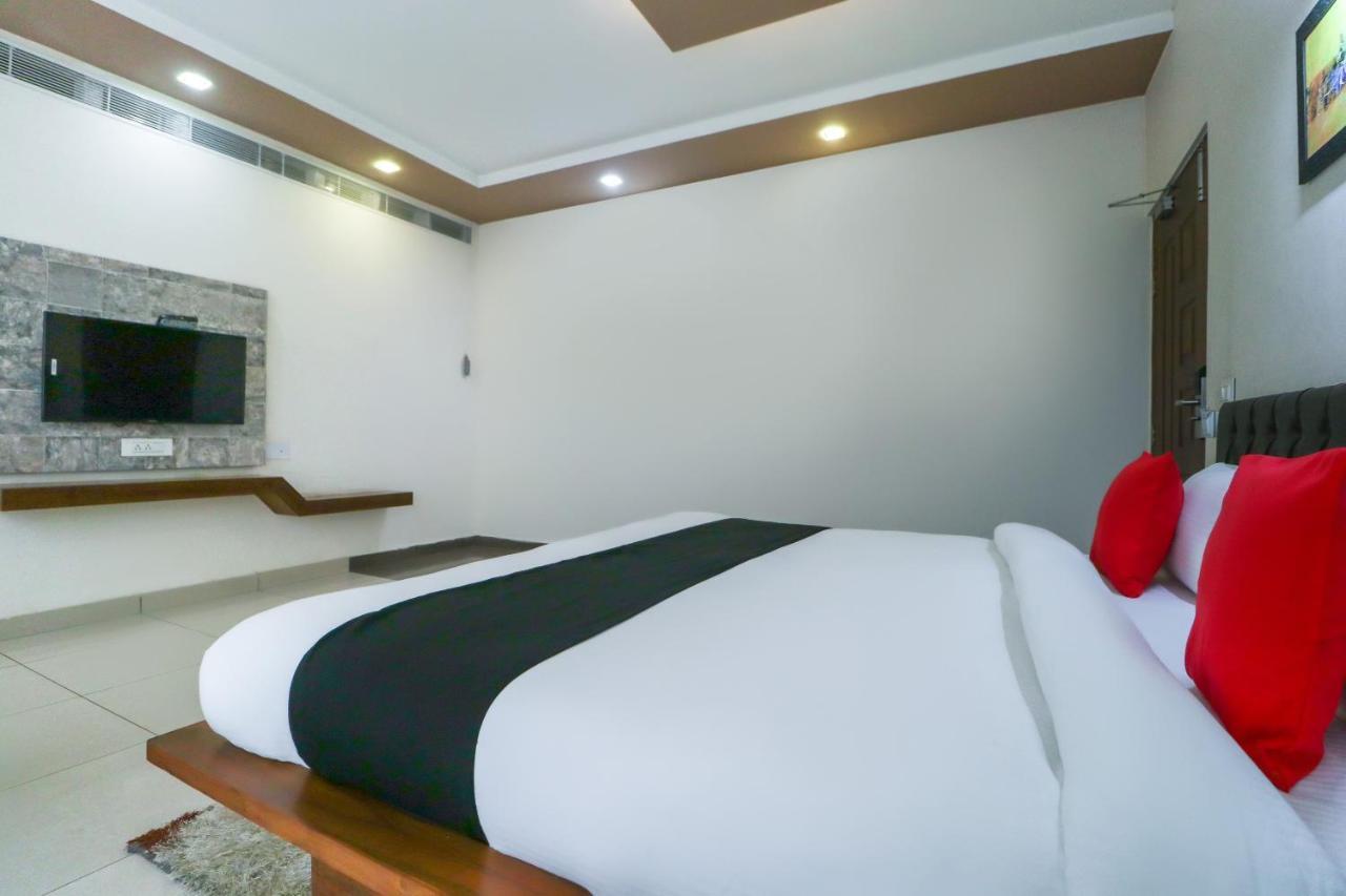 Townhouse 765 The Grace Hotel Patiāla Buitenkant foto