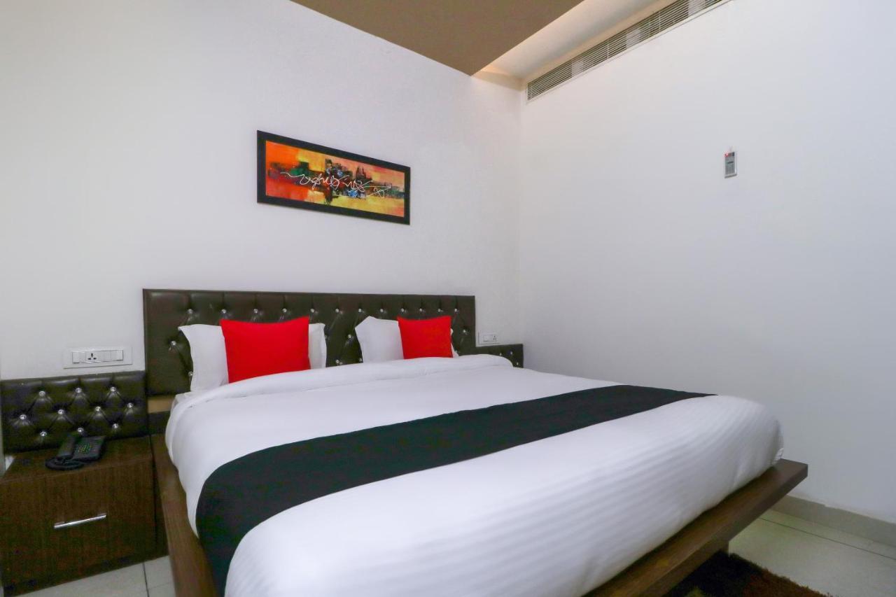 Townhouse 765 The Grace Hotel Patiāla Buitenkant foto